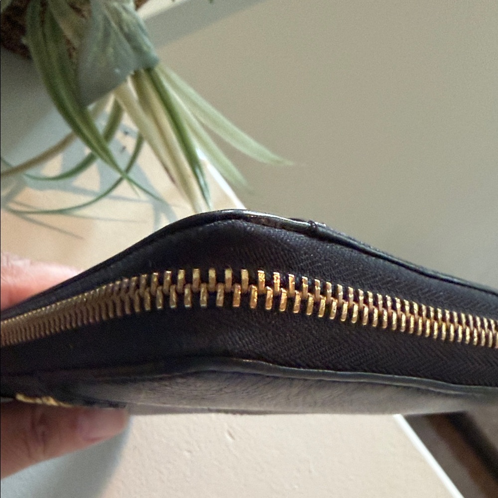 Coach Black Leather Zip-Around Wallet - Picture 3 of 9